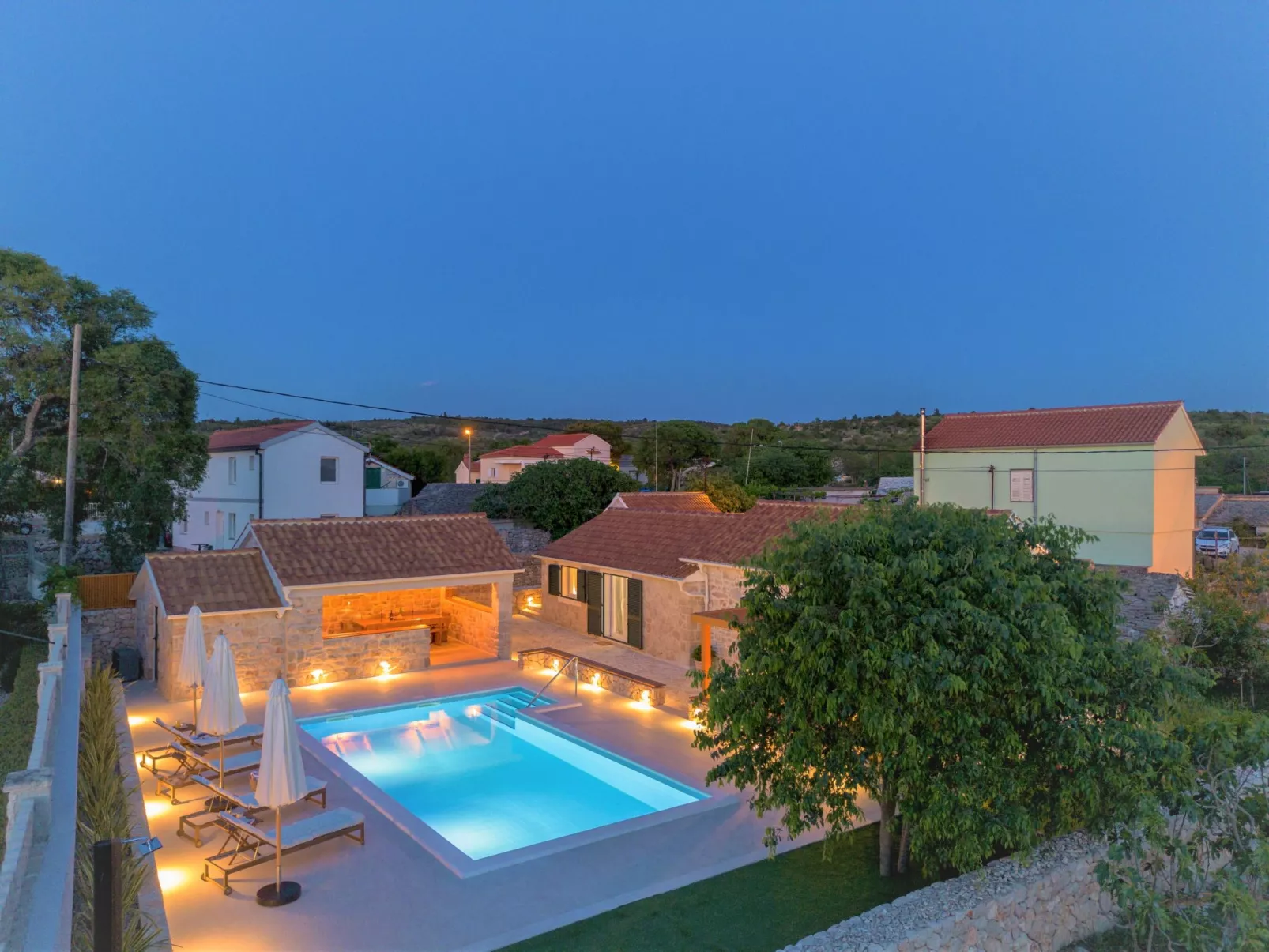 Villa di Perla-Outside