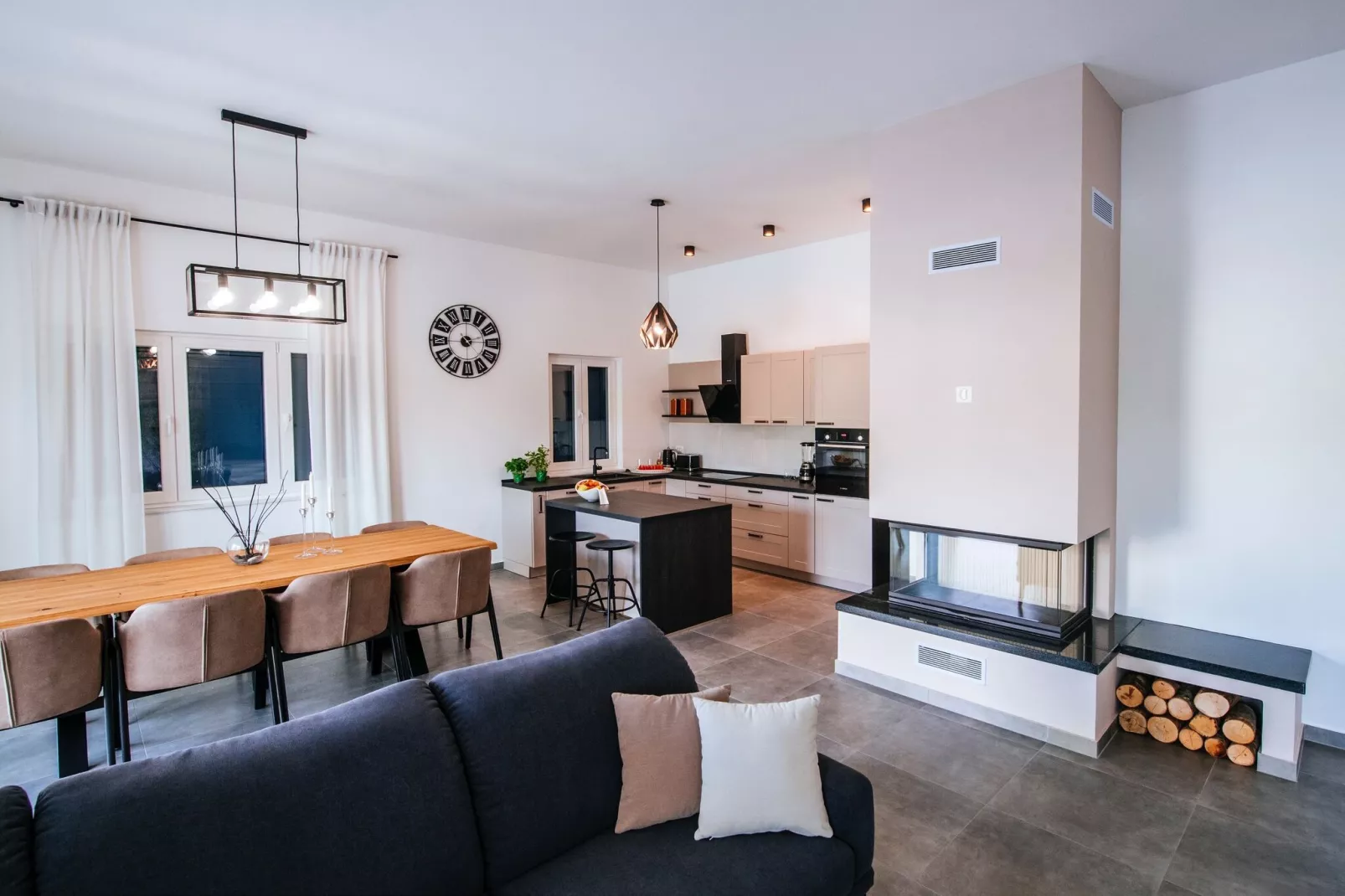 Vila Ena-Dining room