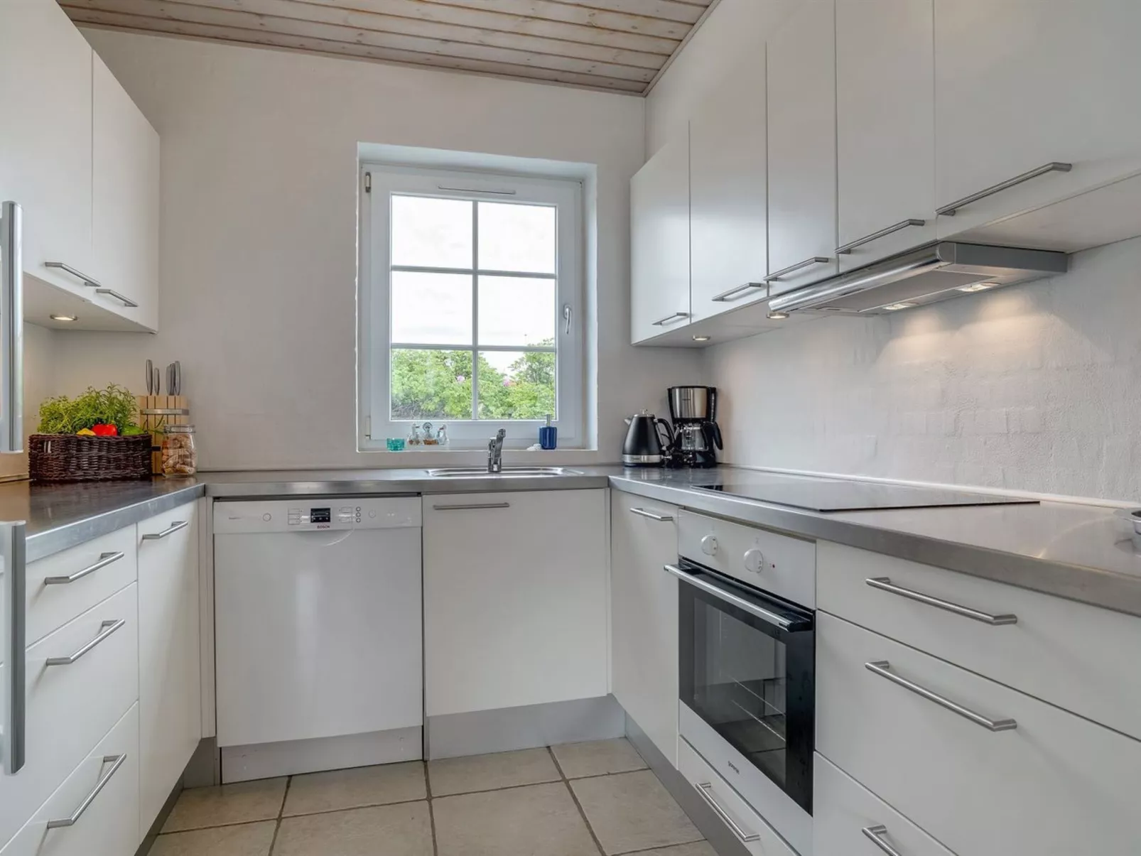 "Riki" - 150m from the sea-Inside