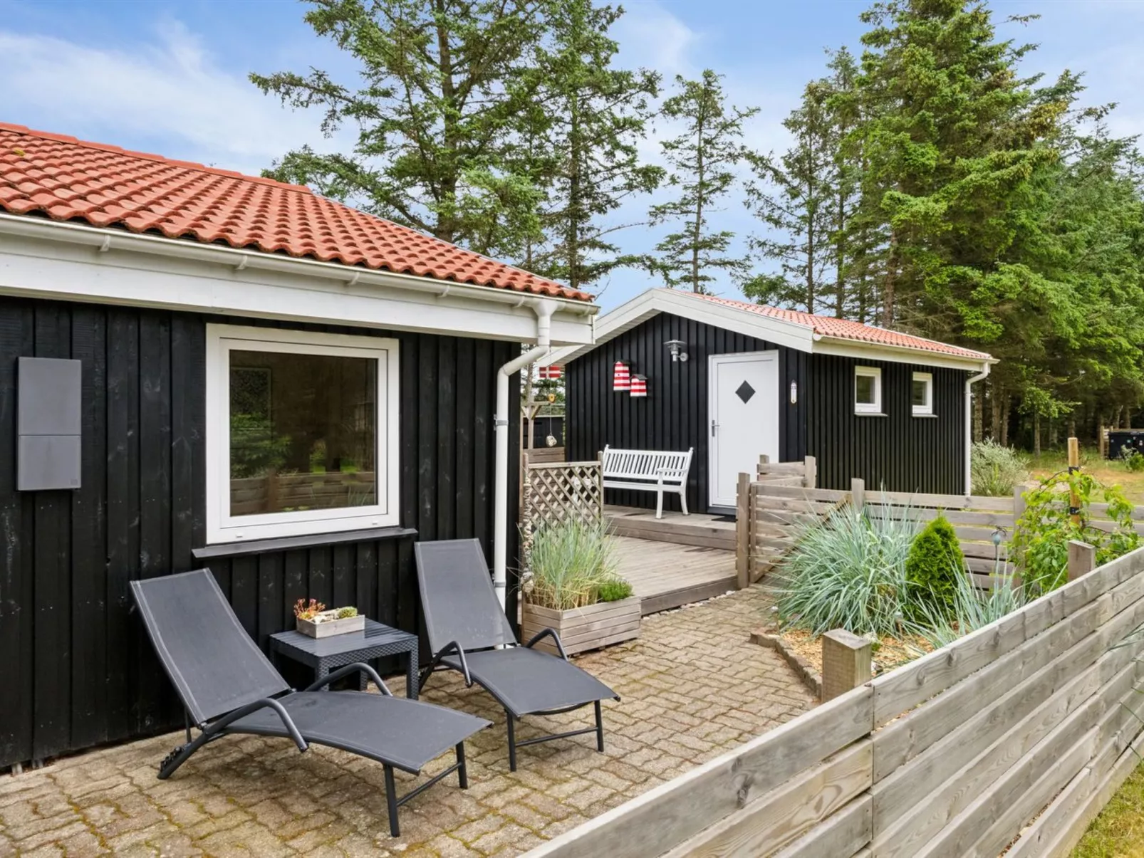 "Ilkka" - 2.1km from the sea-Outside
