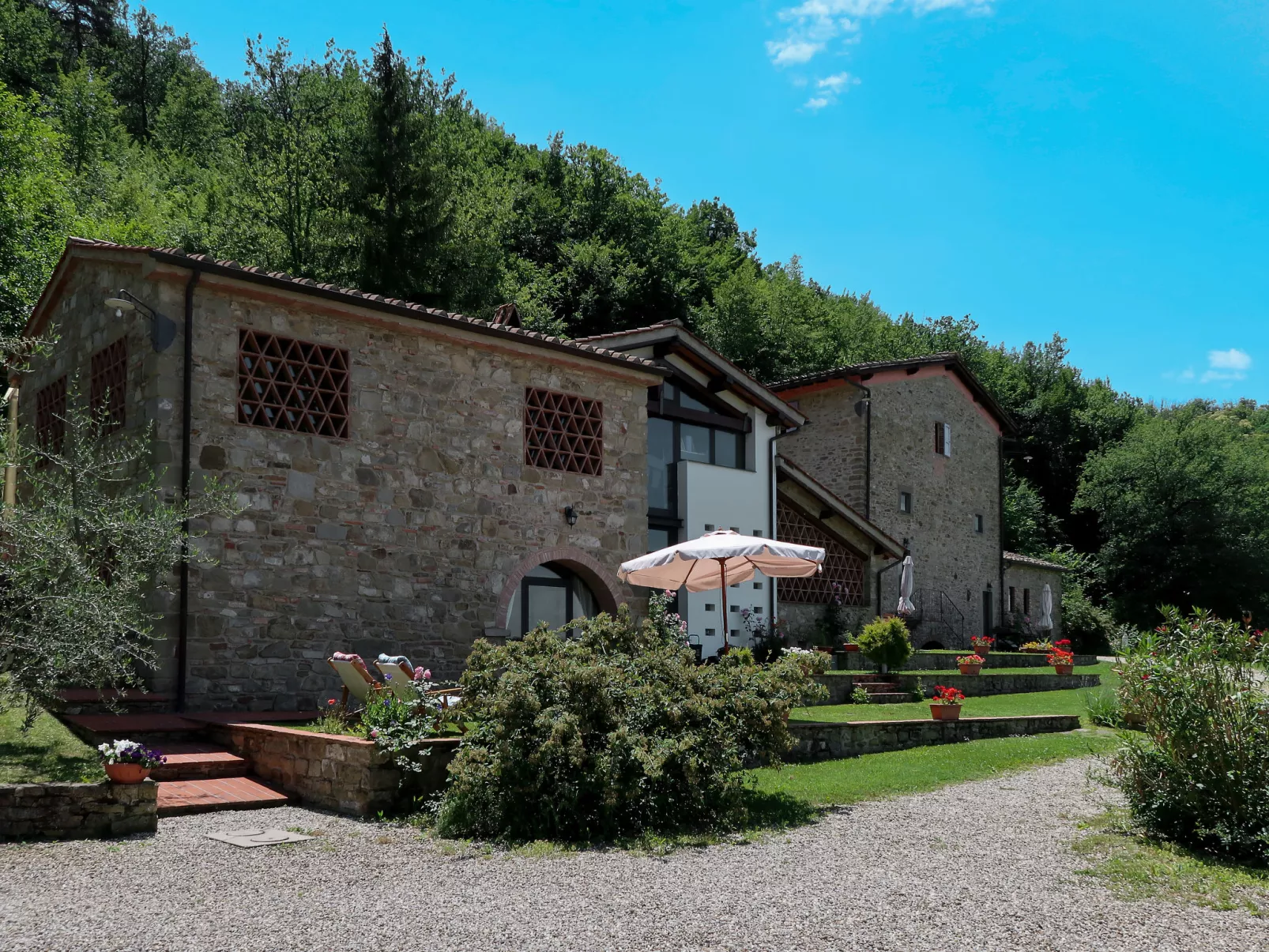La Fonte-Outside