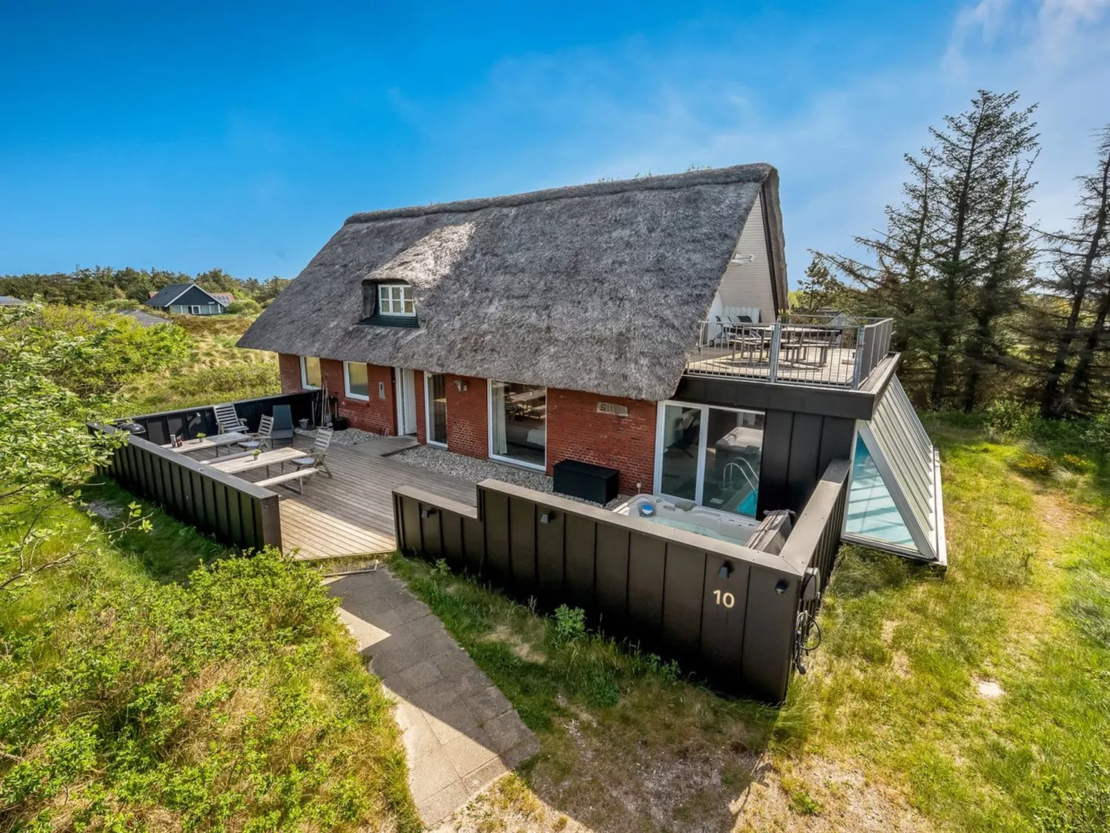 "Irlin" - 800m from the sea-Outside