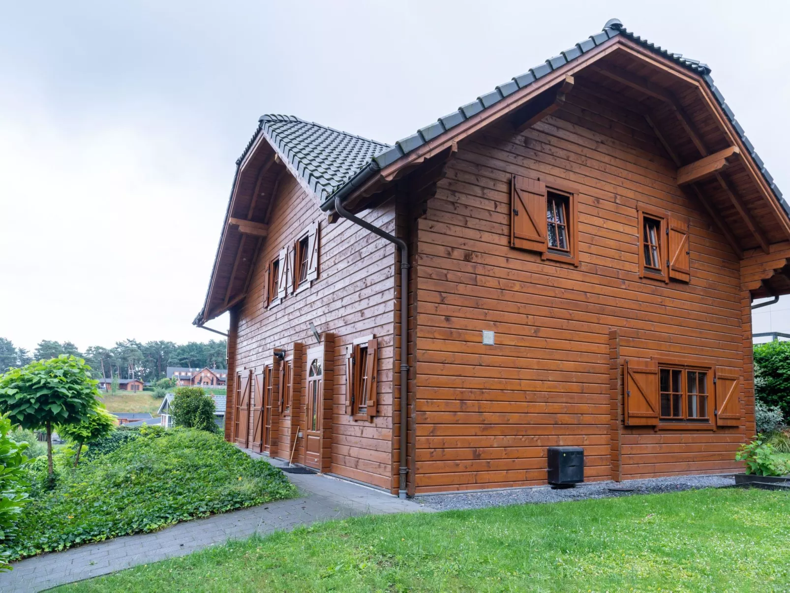 L-Pavilion 4-Outside
