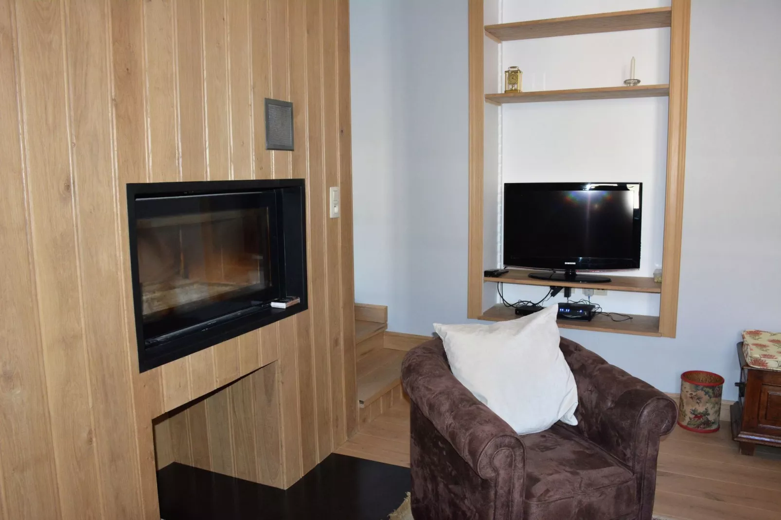 La Cour de Himbe-Living room