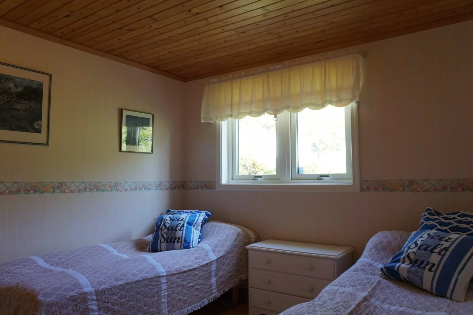 4 star holiday home in Hamburgsund-Indoor