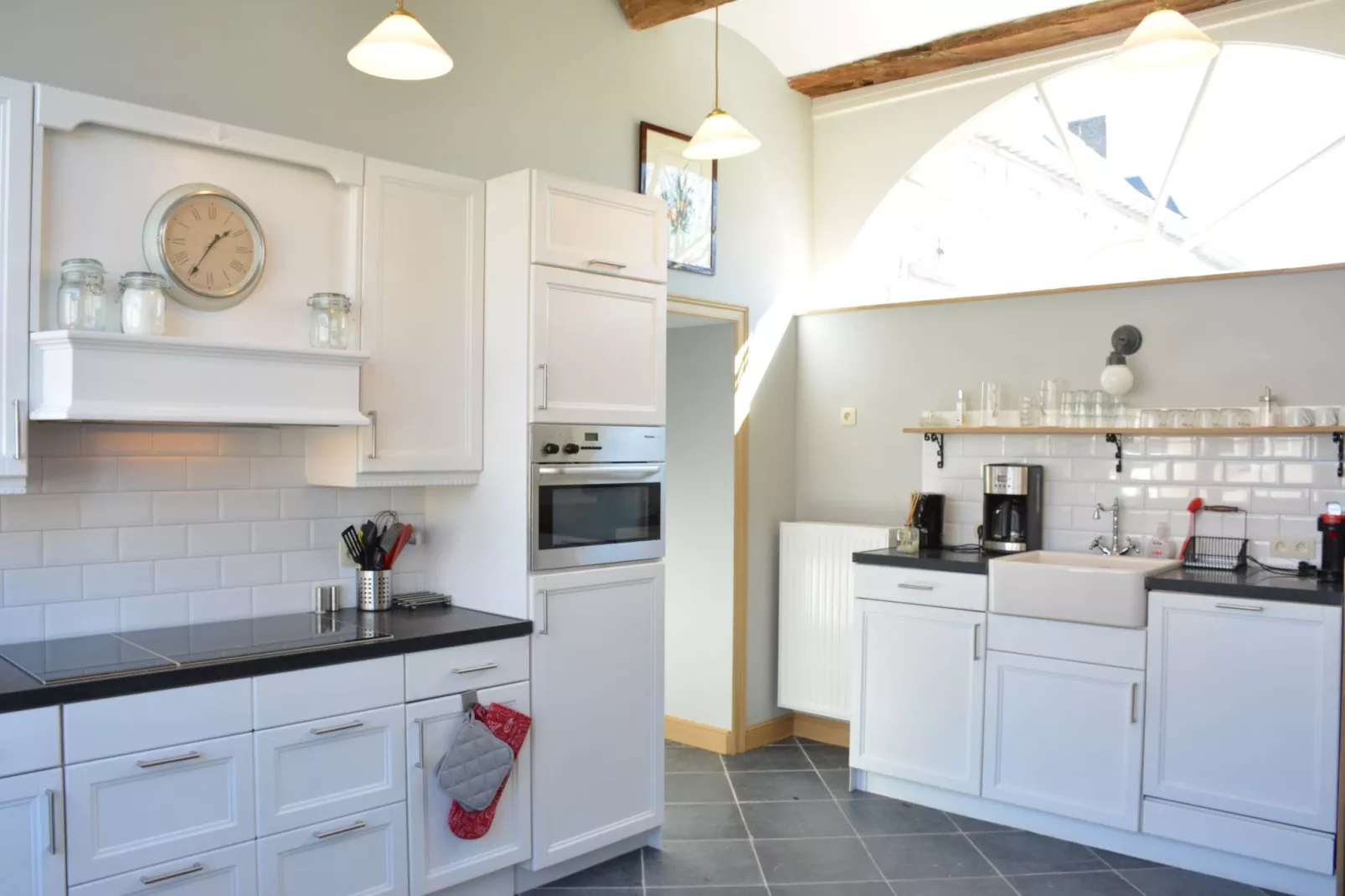 La Cour de Himbe-Kitchen