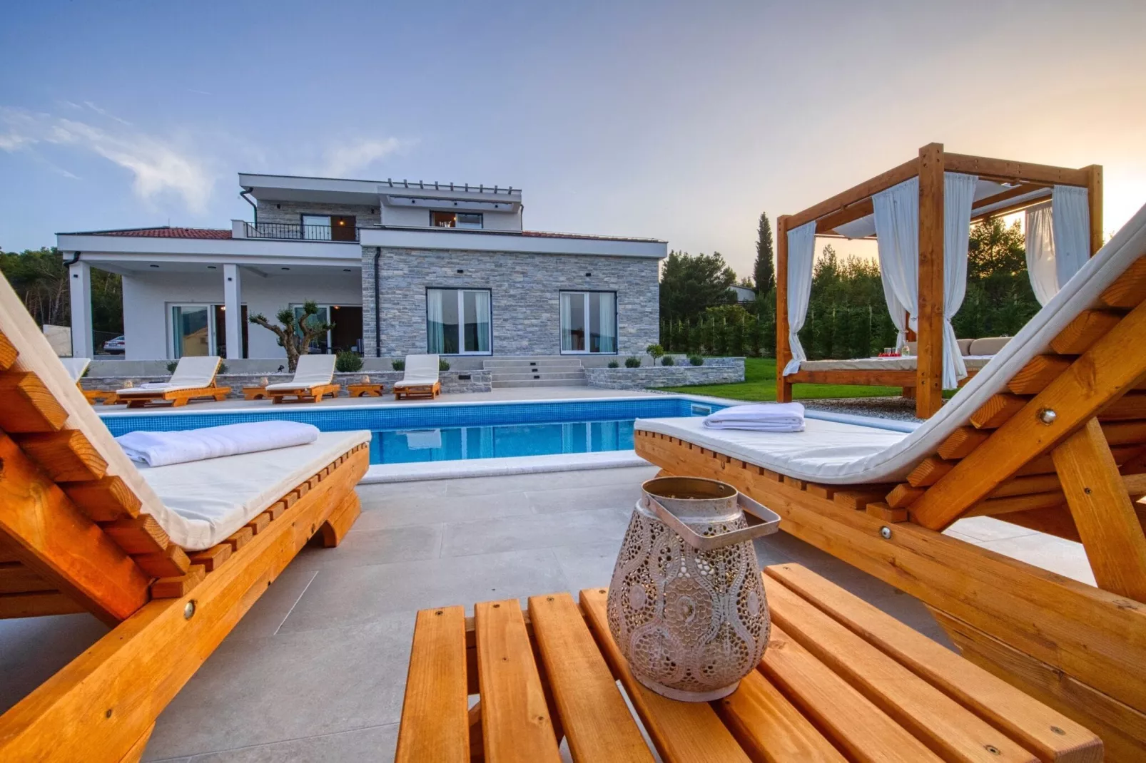 Vila Ena-Terrace balcony