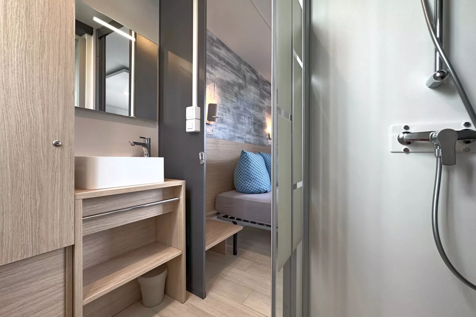 FERIENDORF SEEBLICK - Tiny Chalet am Eixendorfer See-Bathroom