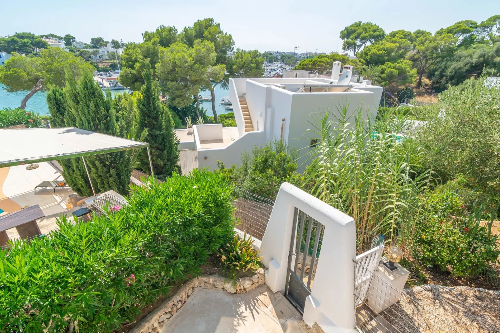 Cala Llonga-Exterior summer