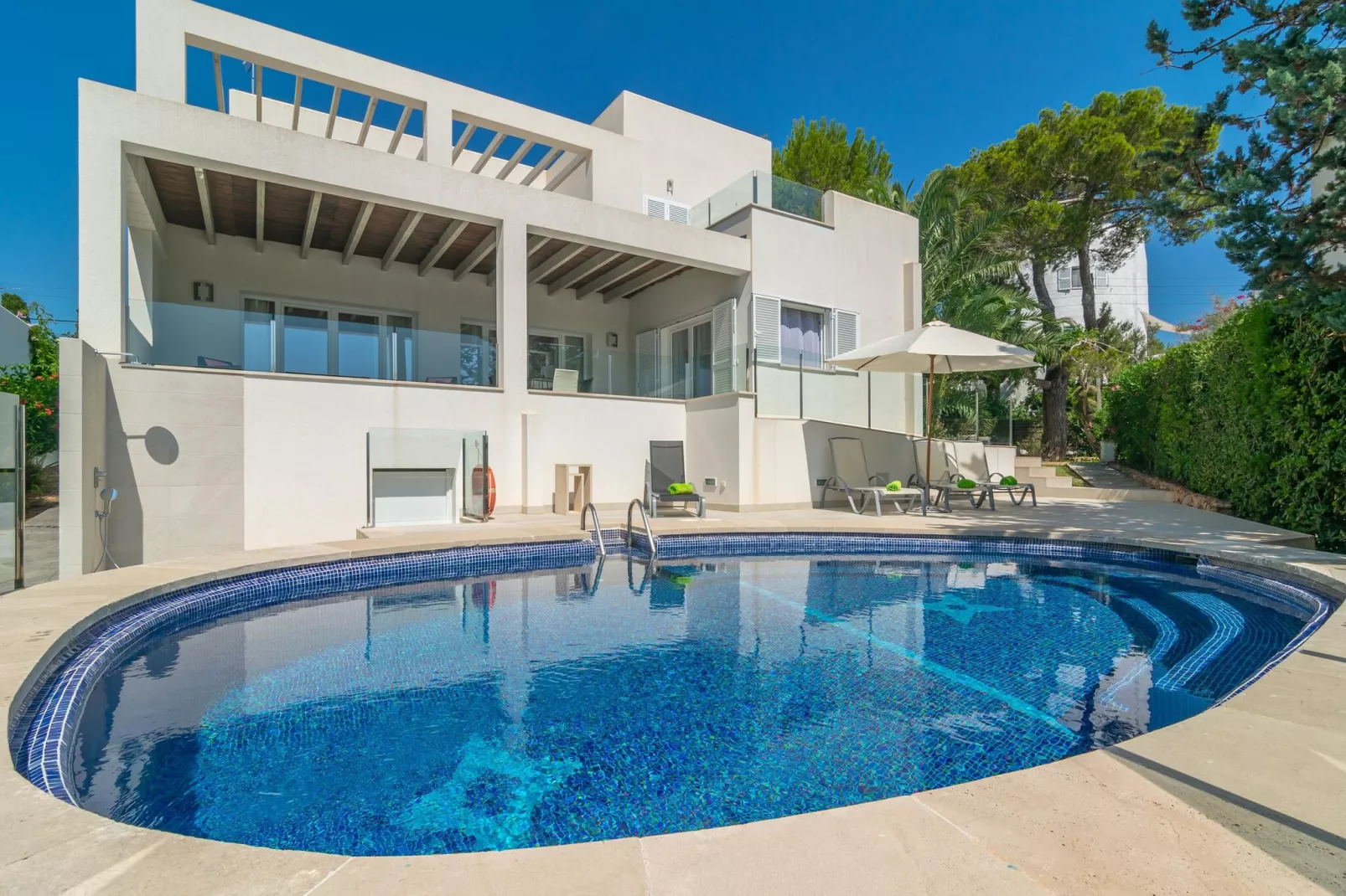 Cala Llonga-Exterior summer
