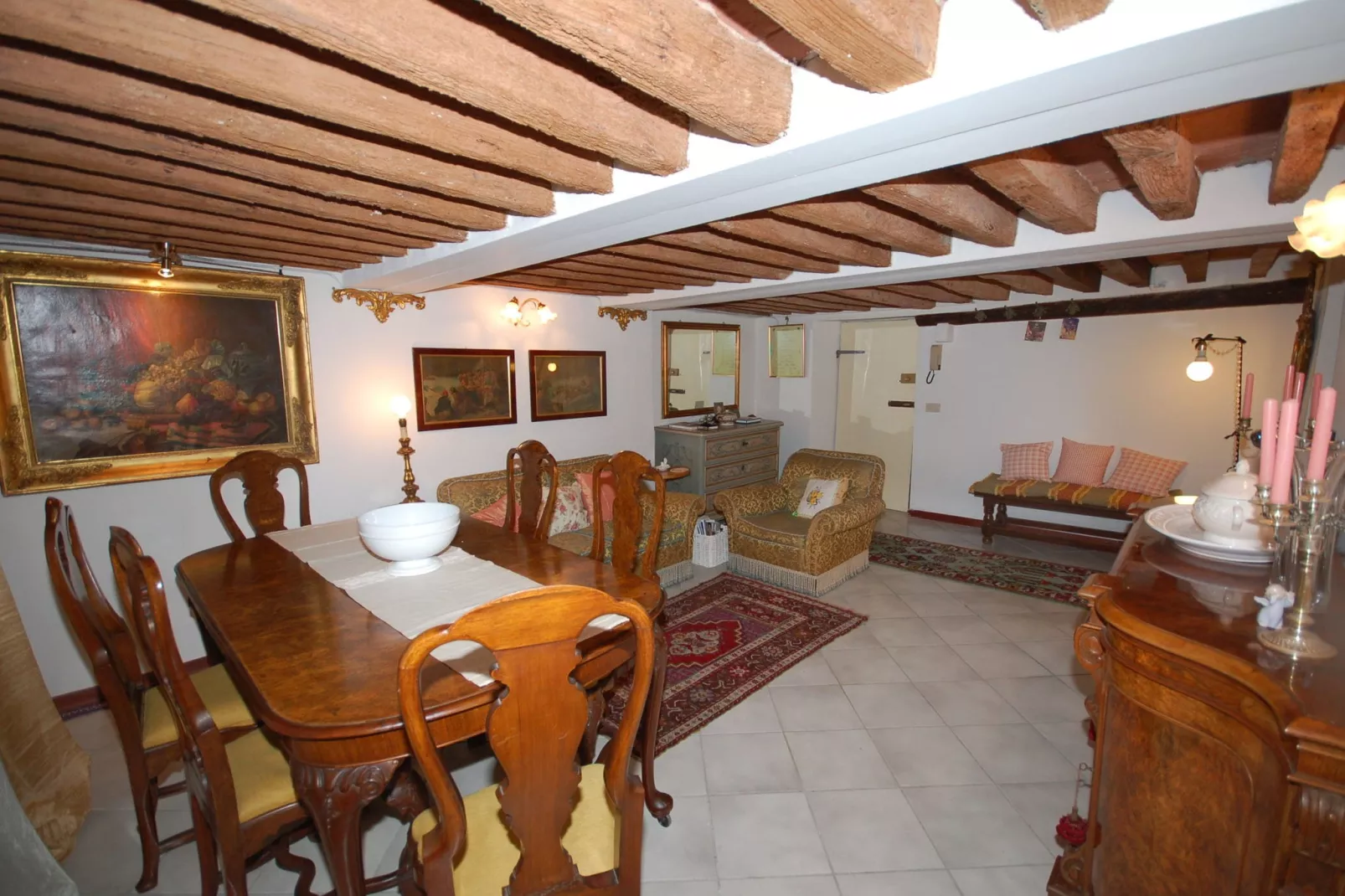Aria di Lucca-Living room