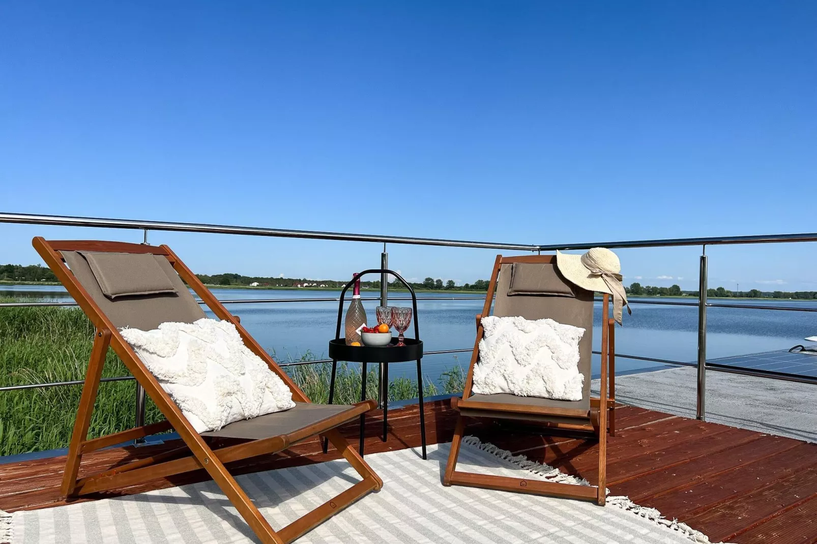 Domek na wodzie dla 2 osób jedna sypialnia-Terrace balcony