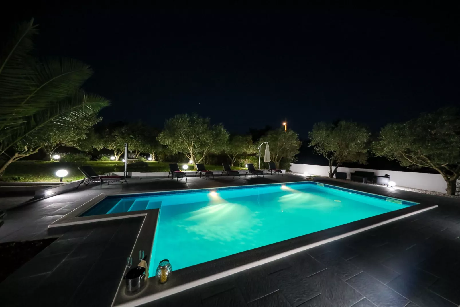 SANTA MIHOVIL-Pool