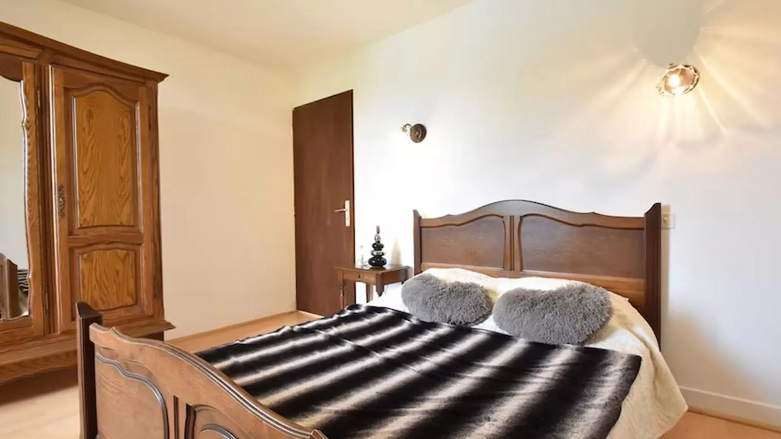 L Aiguillou-Bedroom
