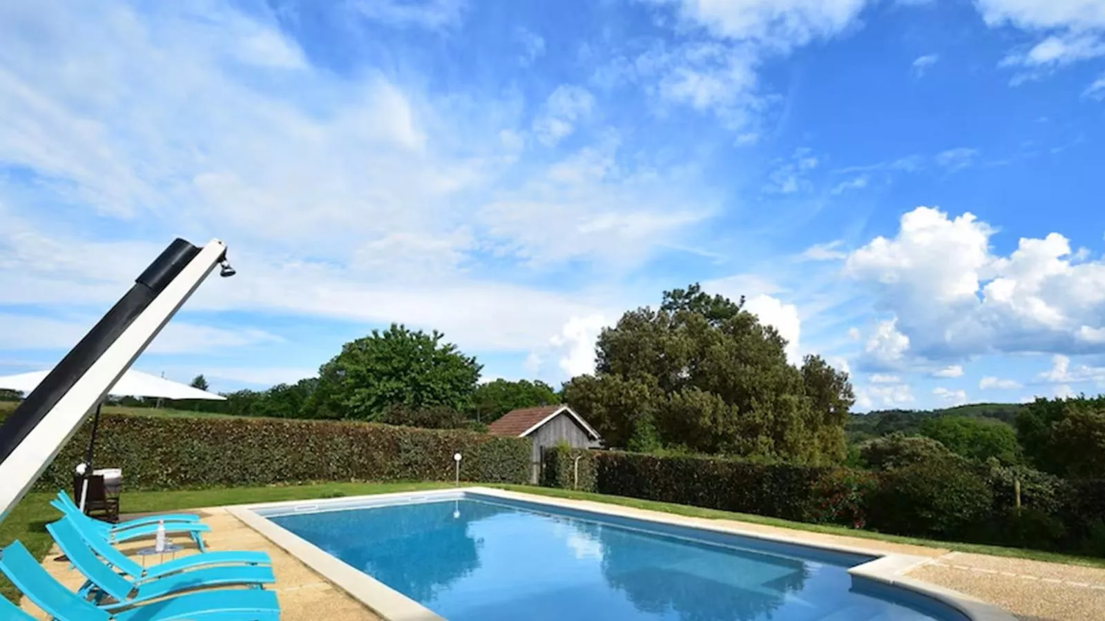 L Aiguillou-Pool