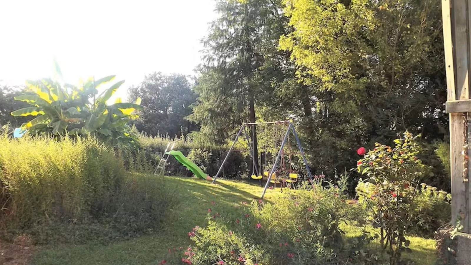 L Aiguillou-Gardens summer