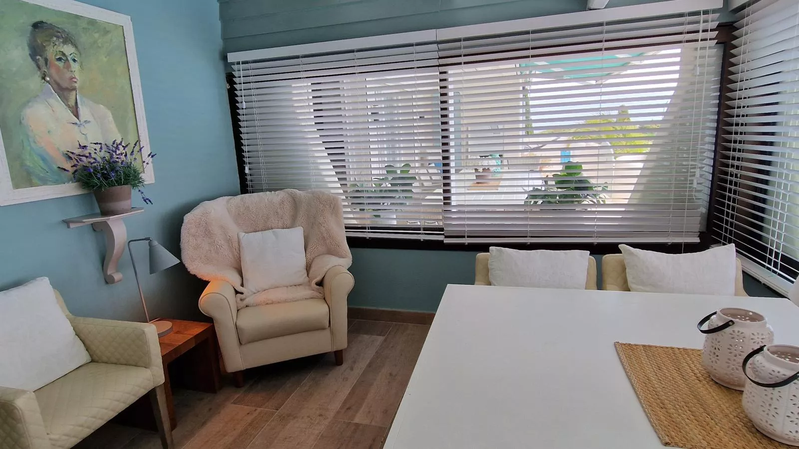 Lessix-Dining room