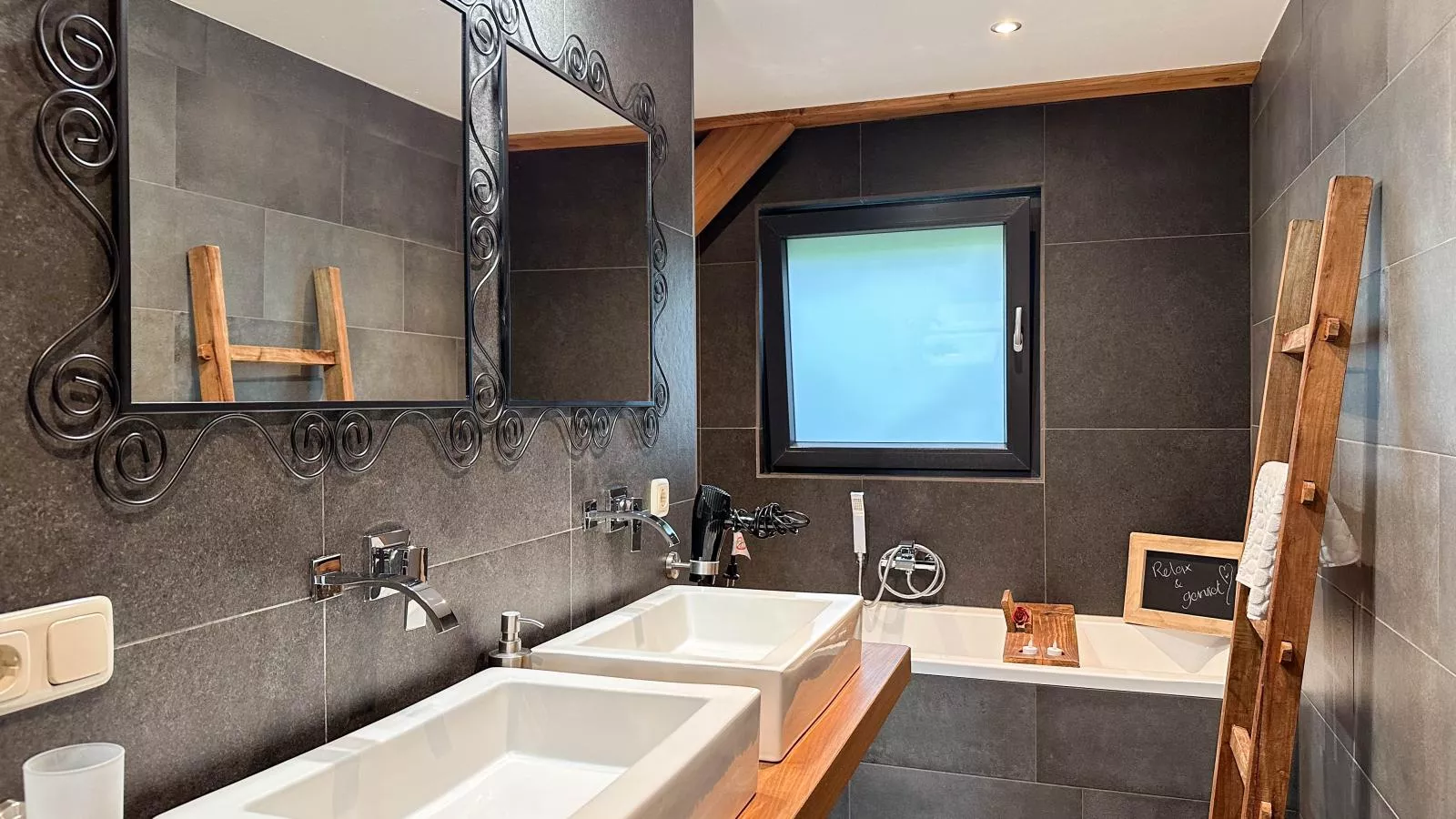 Villa Brocante-Bathroom