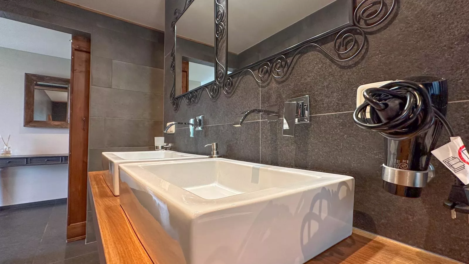 Villa Brocante-Bathroom