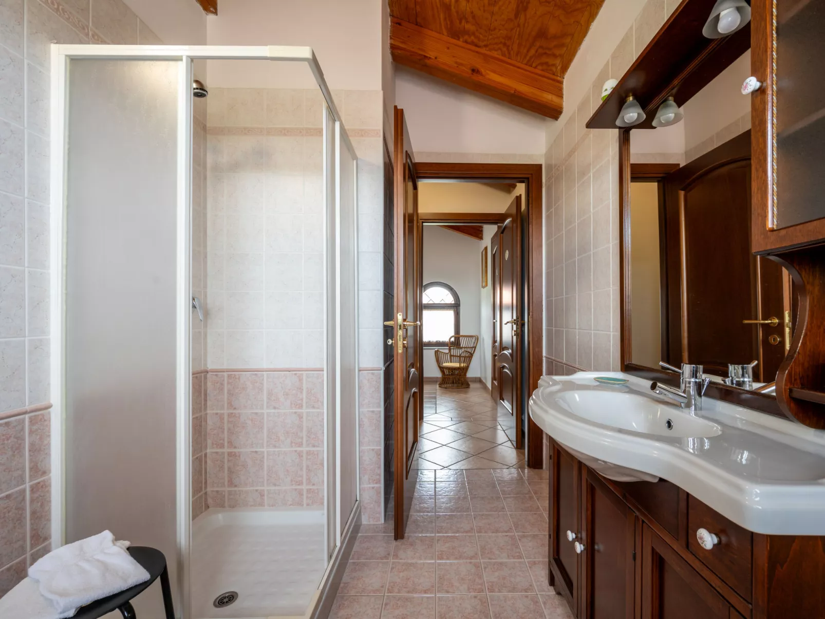 Collina San Ponzio-Inside
