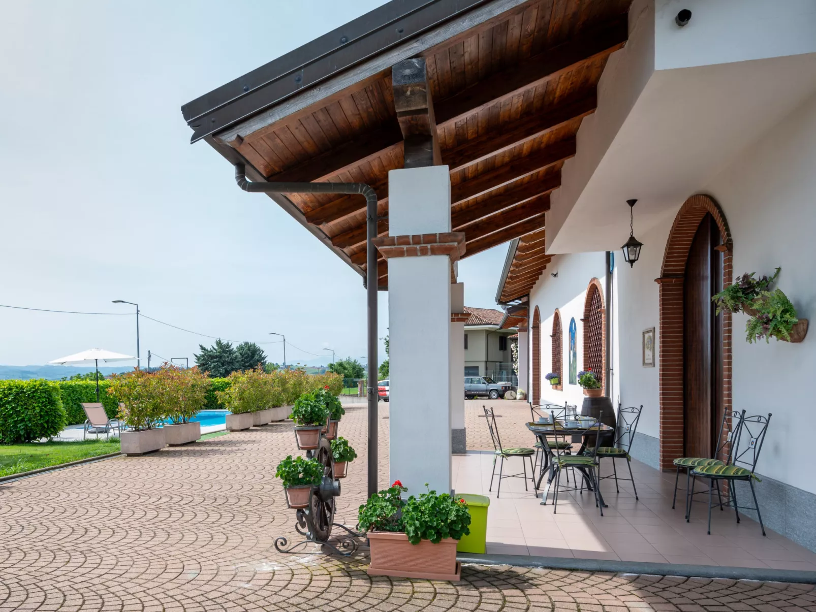 Collina San Ponzio-Outside