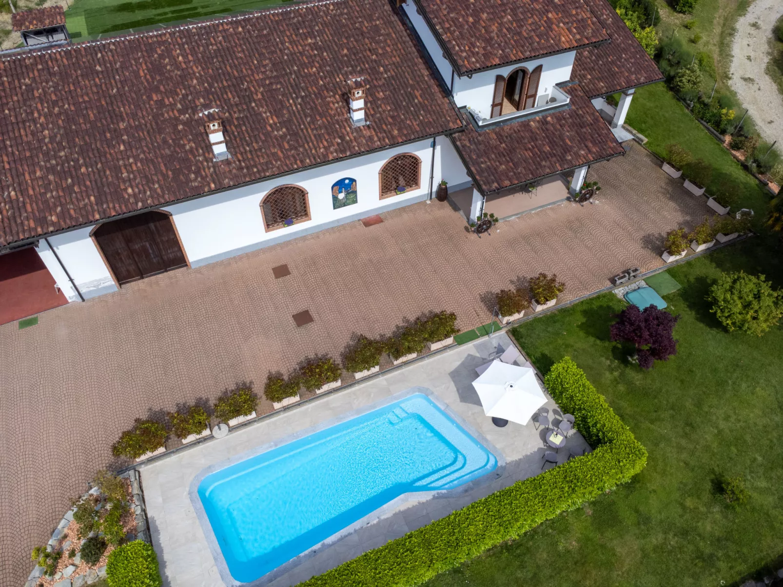 Collina San Ponzio-Outside