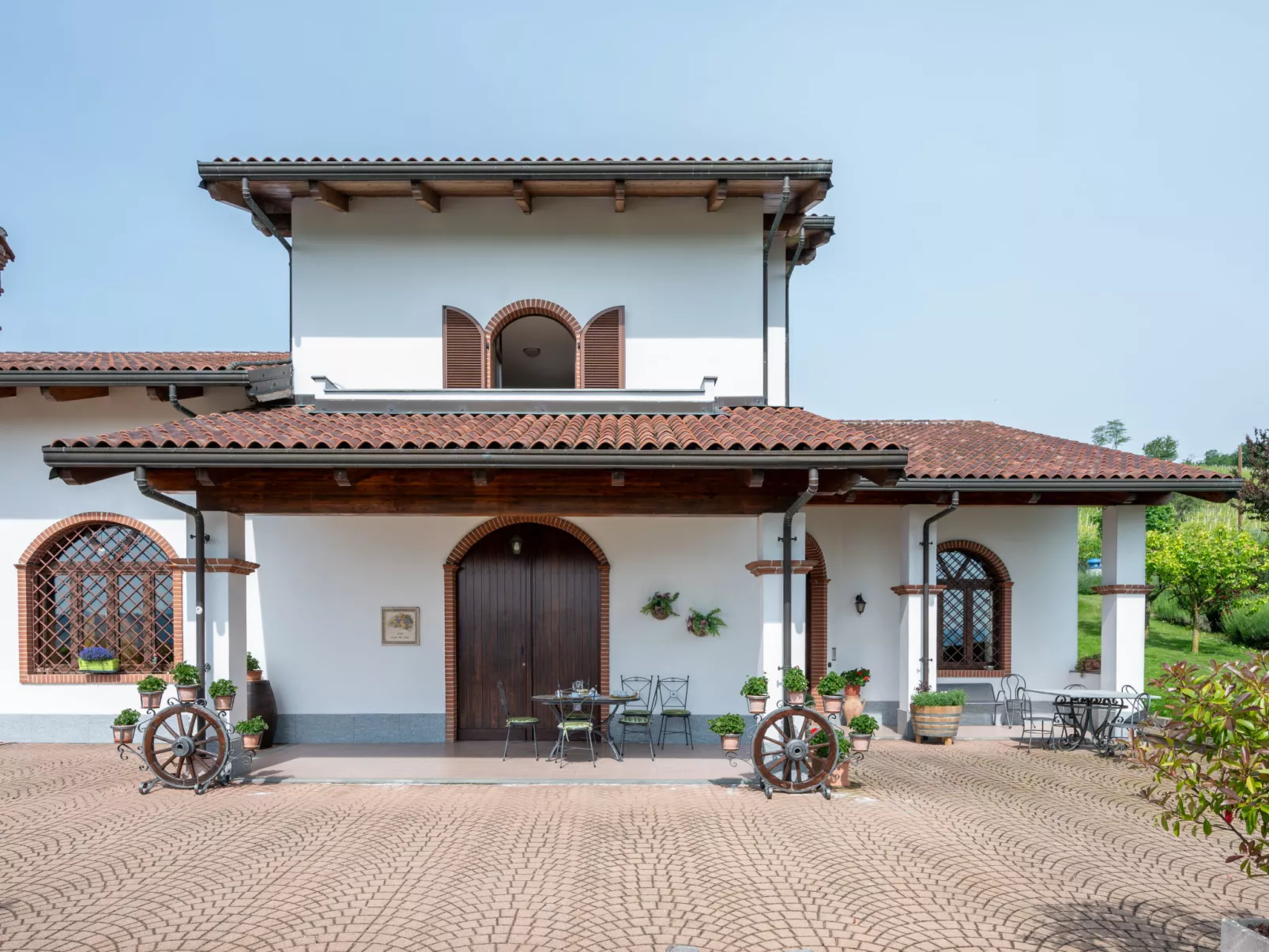Collina San Ponzio-Outside