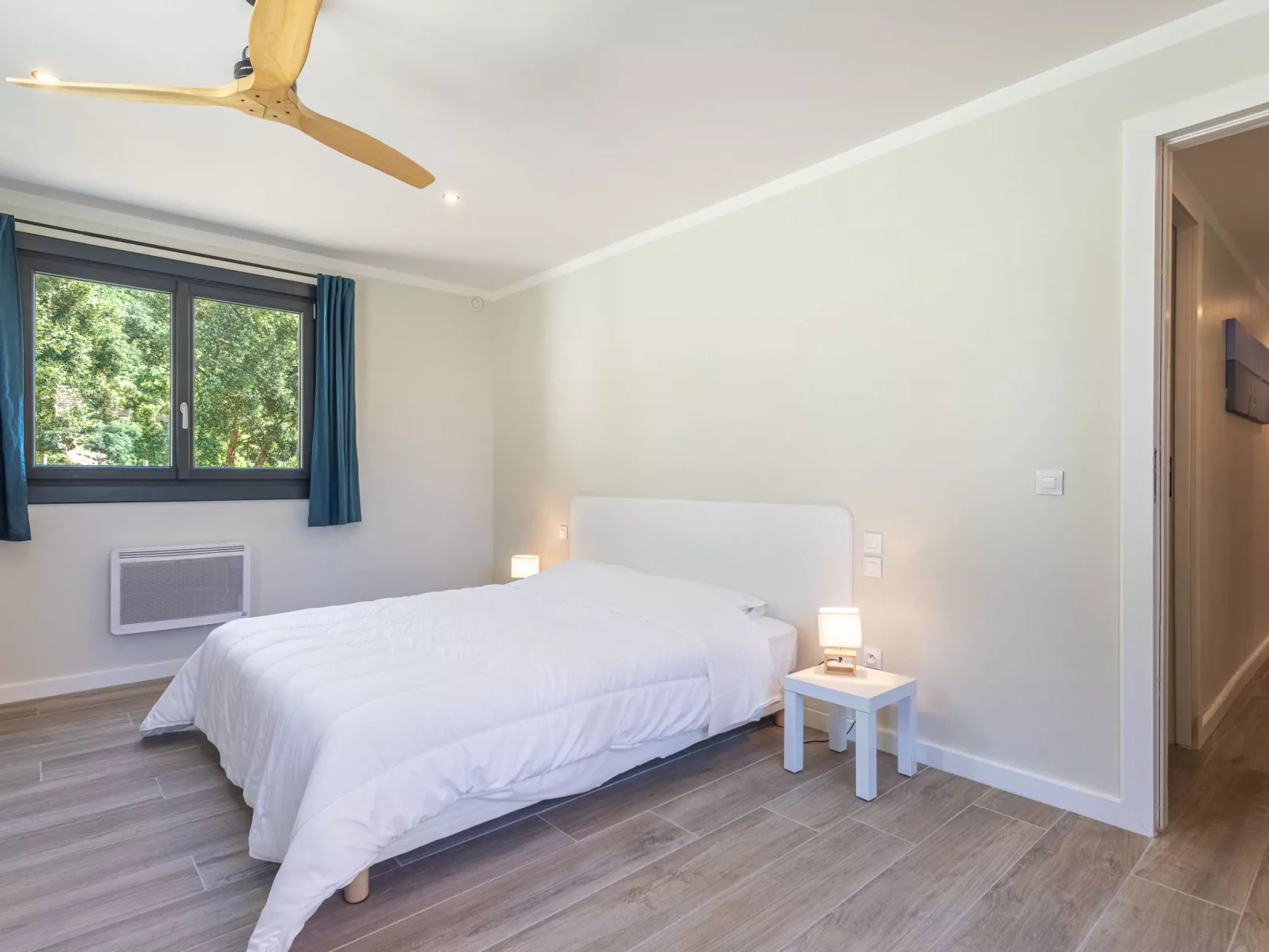 Maison Flocy-Inside