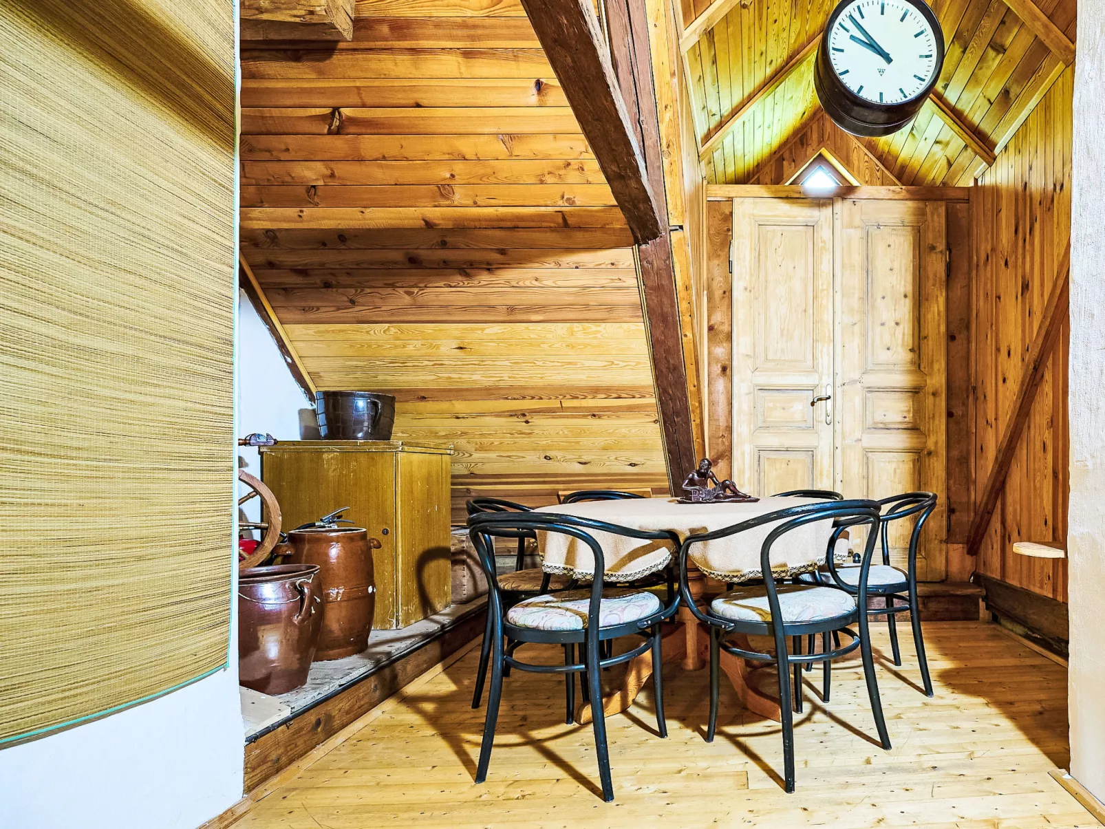 Na kopečku-Inside