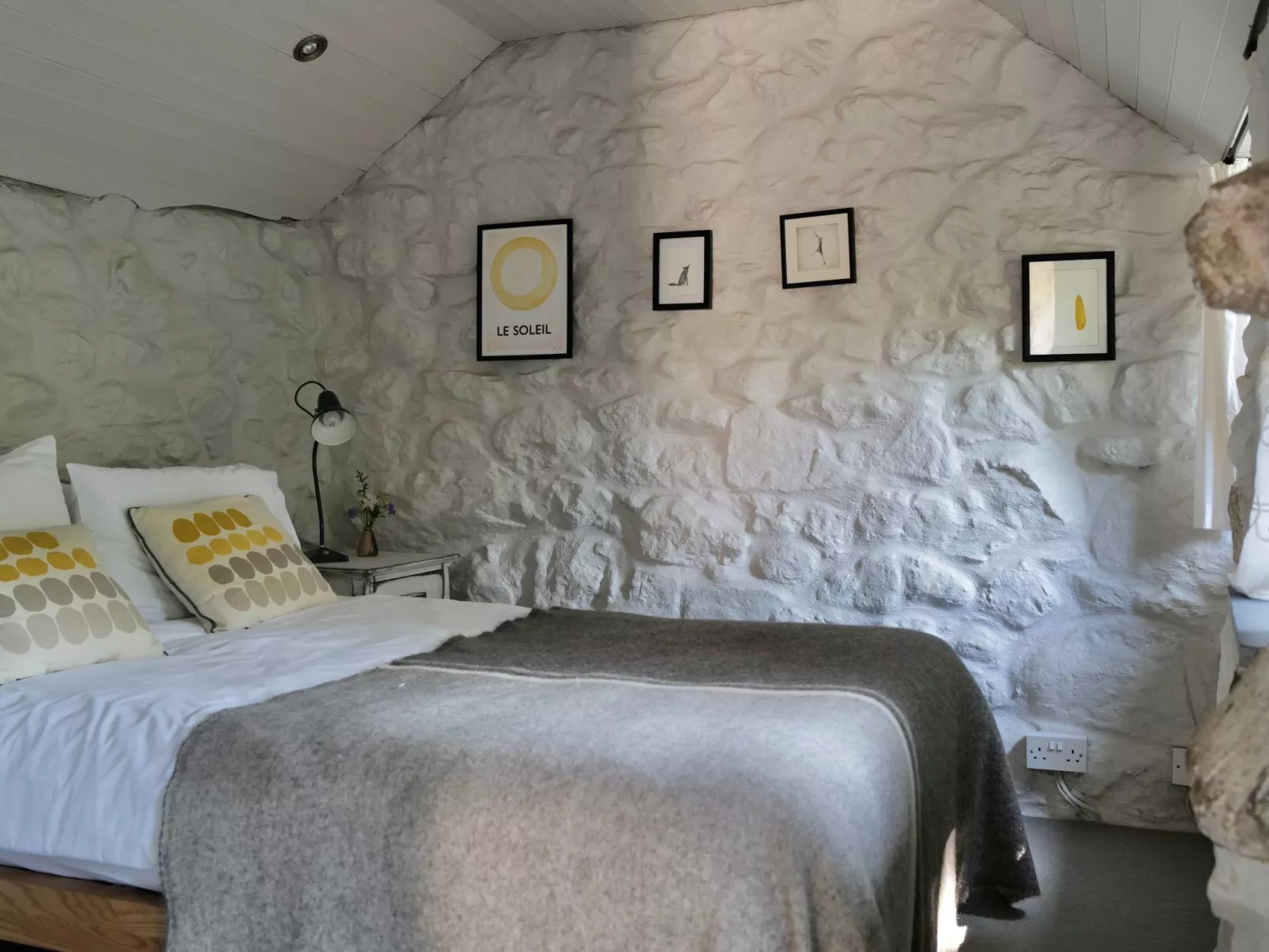 Smugglers Lane-Inside