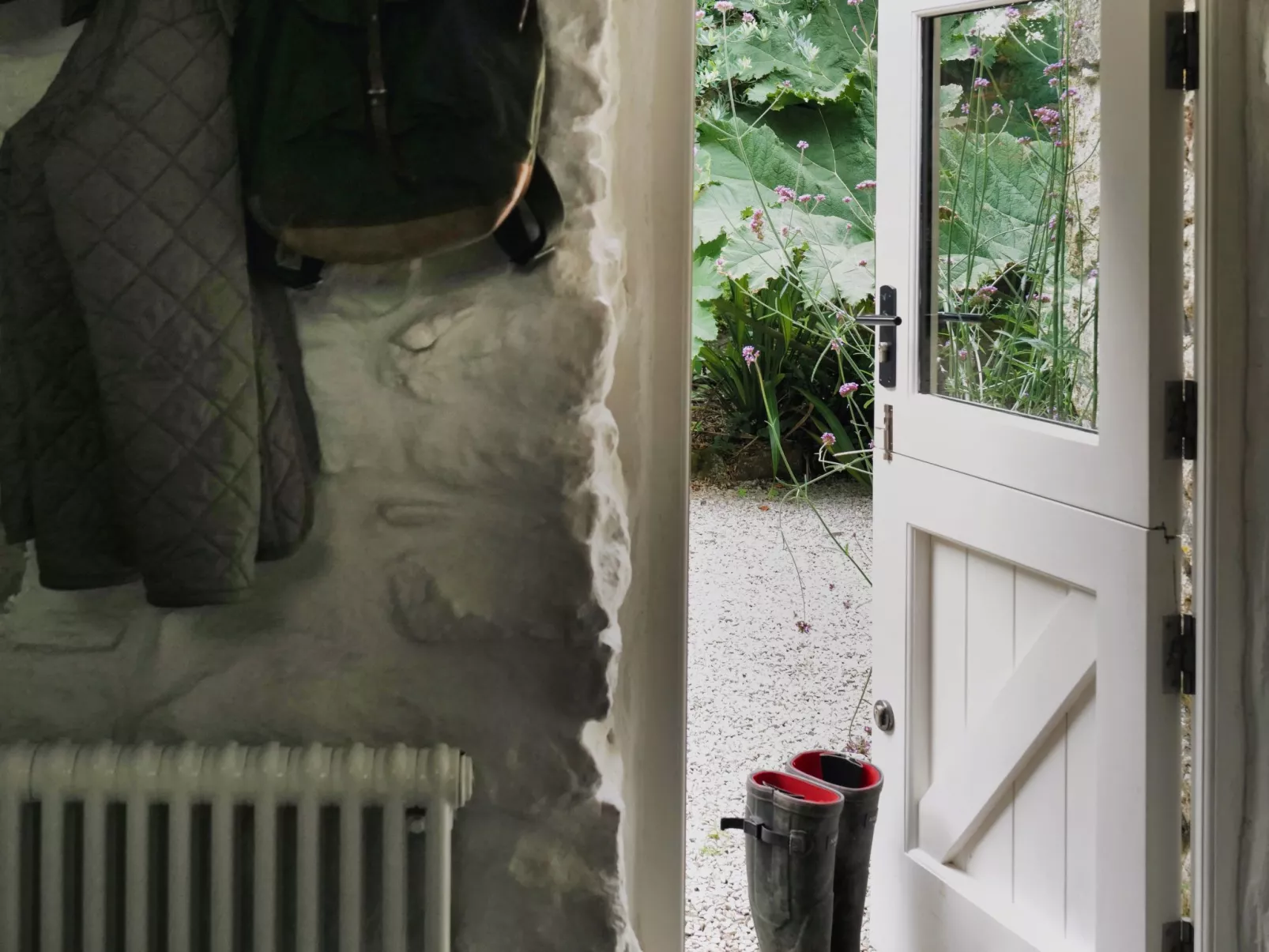 Smugglers Lane-Inside