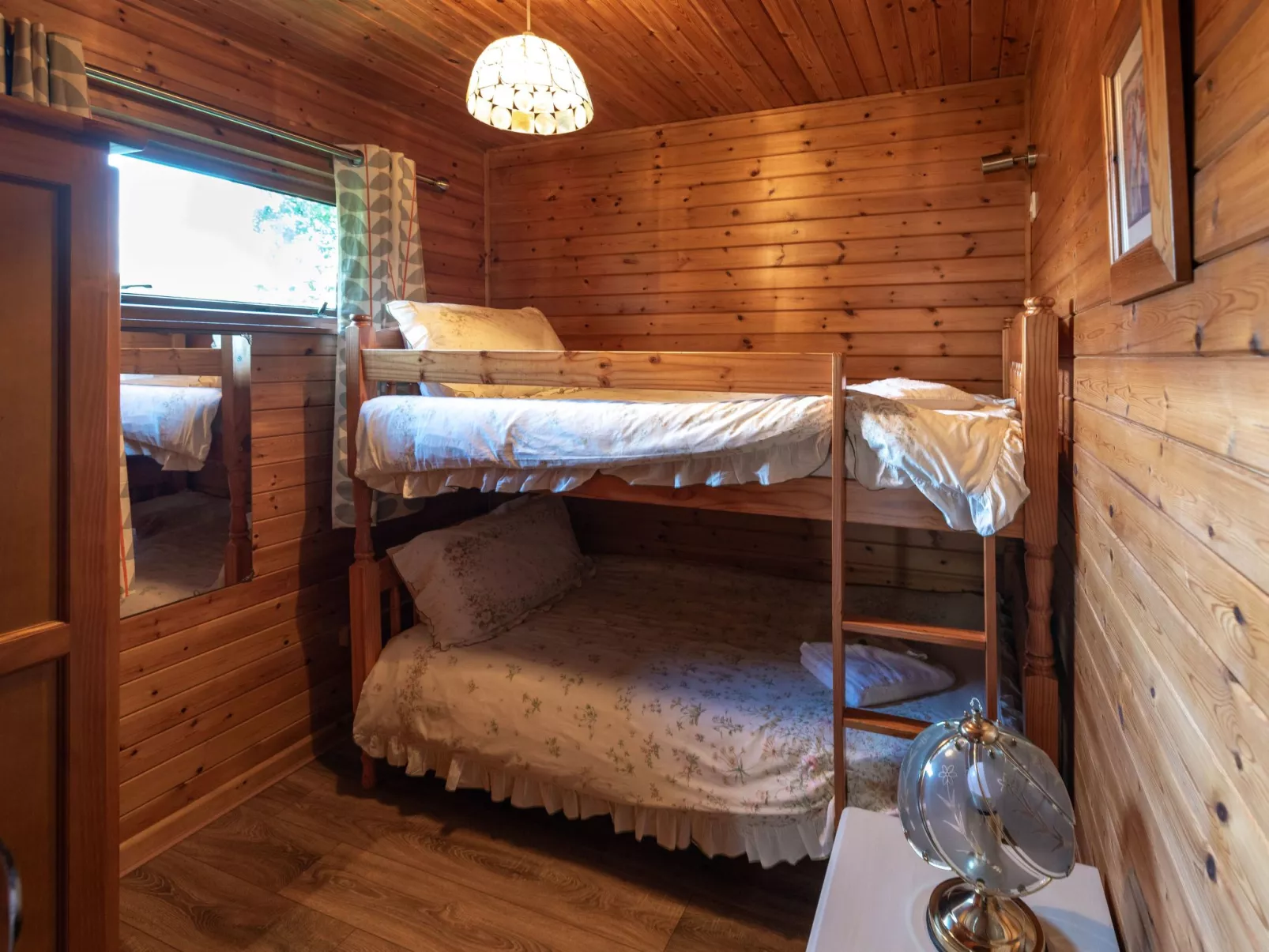 Brookview Lodge 2-Inside