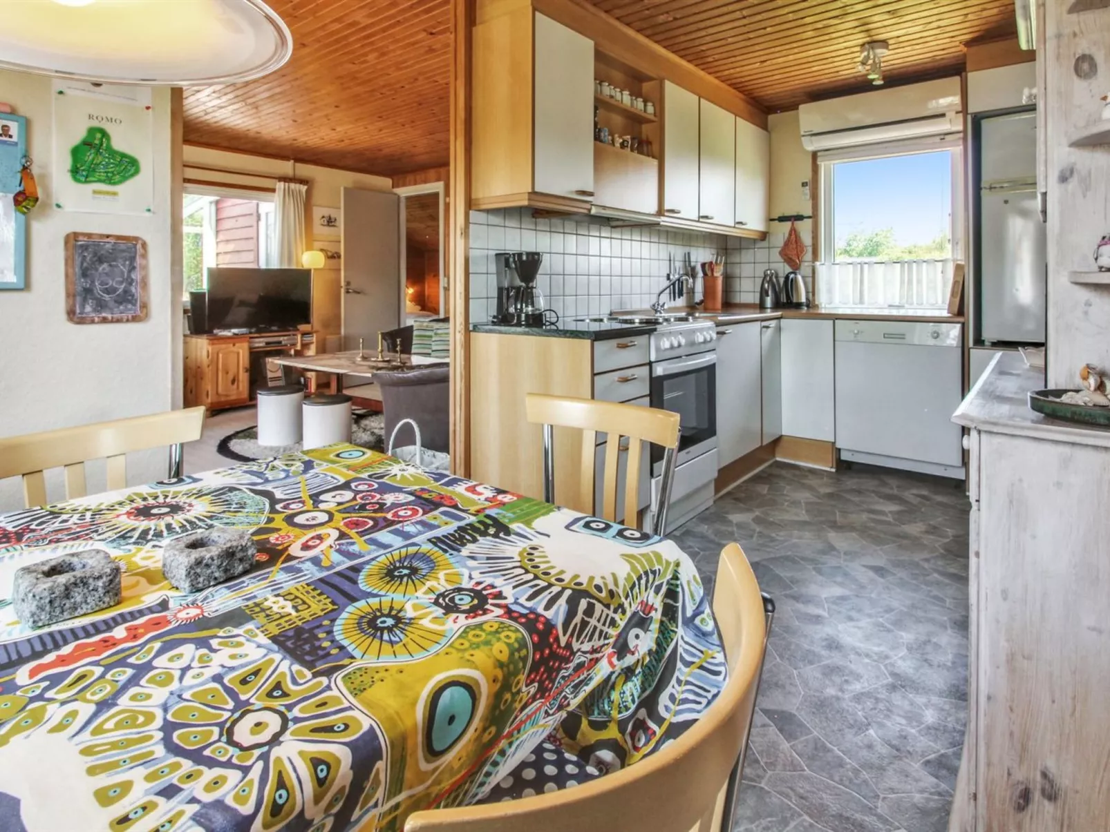 "Veijo" - 800m from the sea-Inside