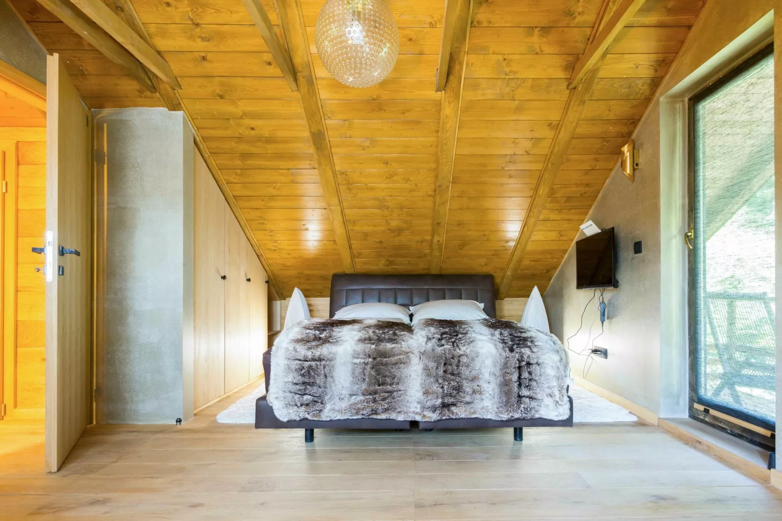 SWAN RIVER HOUSE-Bedroom