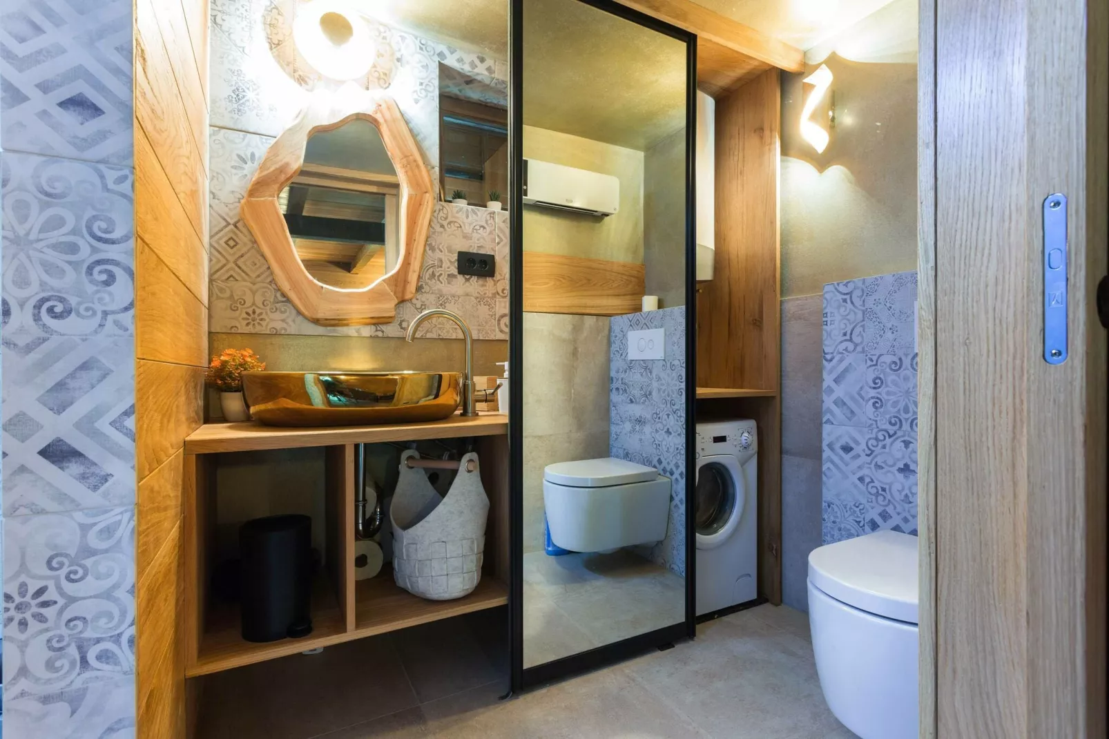 SWAN RIVER HOUSE-Bathroom