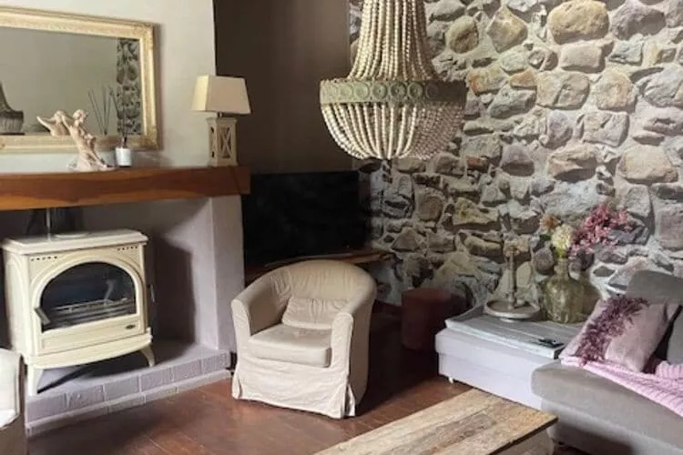 Entre le Gers et les Pyrénées XII-Living room