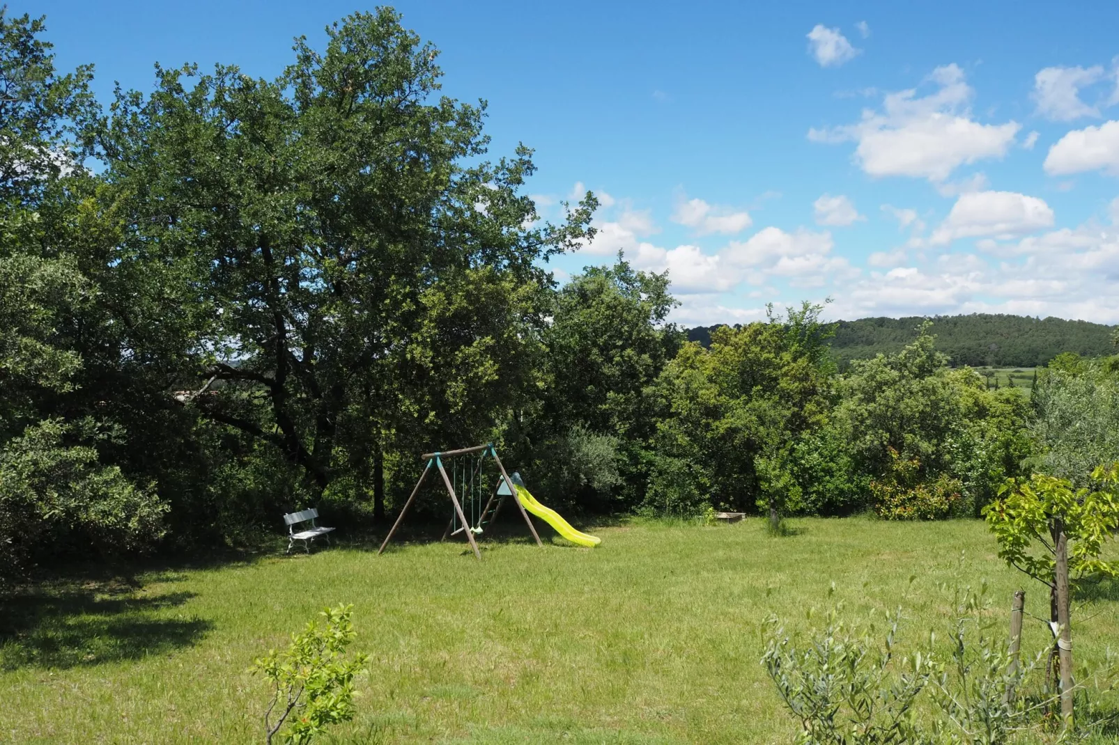 Ferienhaus in Villes-sur-Auzon-Gardens summer