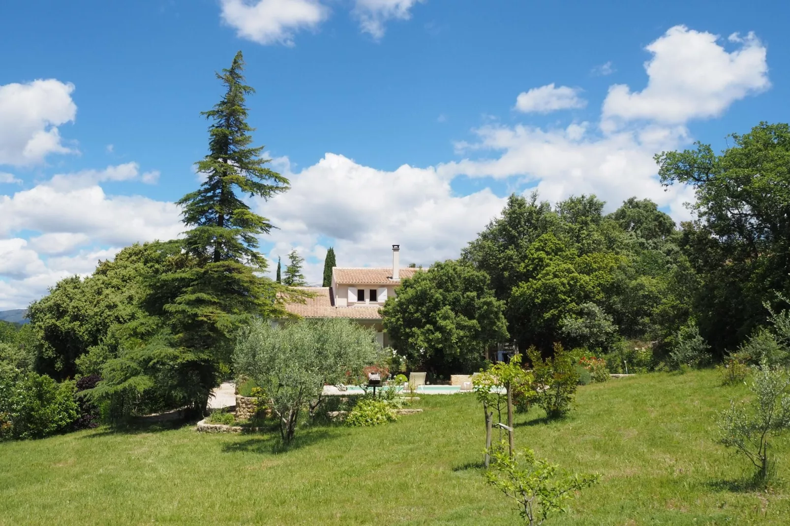 Ferienhaus in Villes-sur-Auzon-Gardens summer