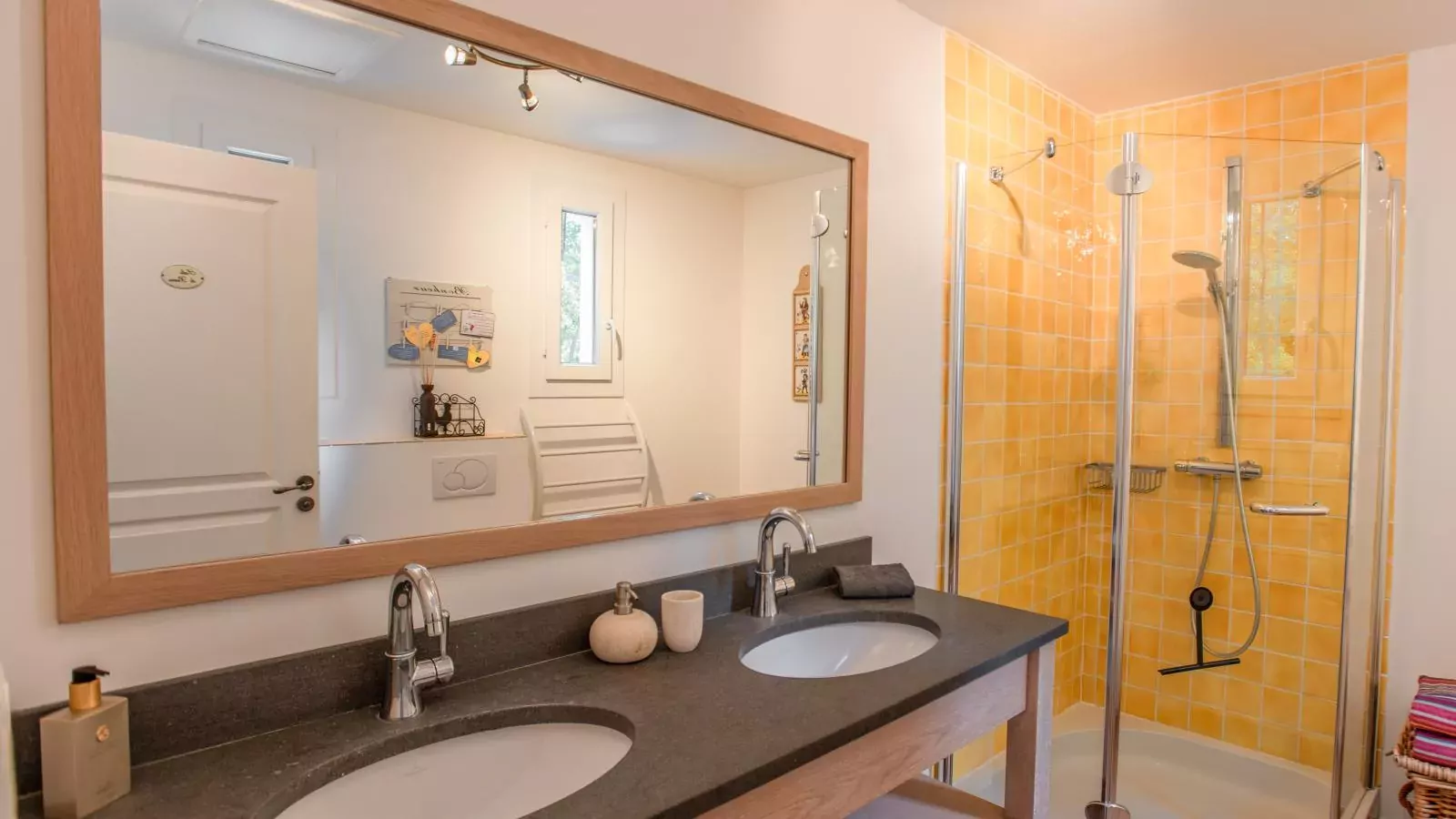 Lou Romarin-Bathroom