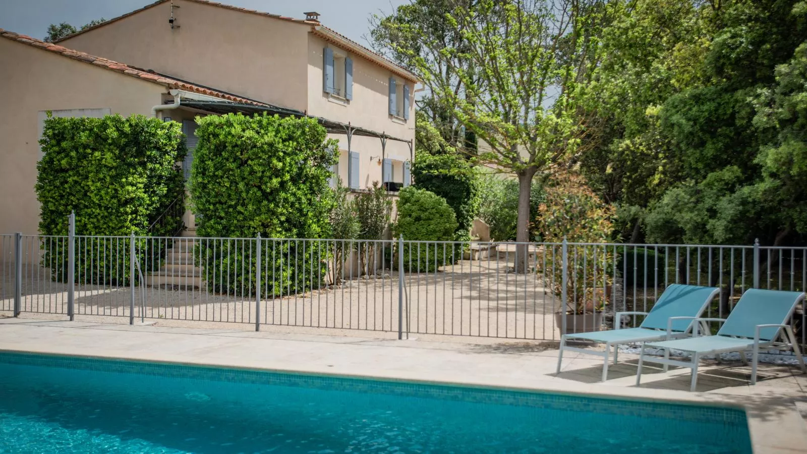 La Cadeline-Exterior summer