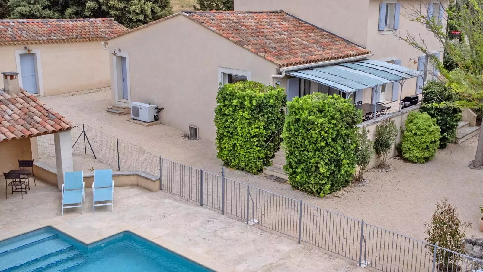 La Cadeline-Exterior summer