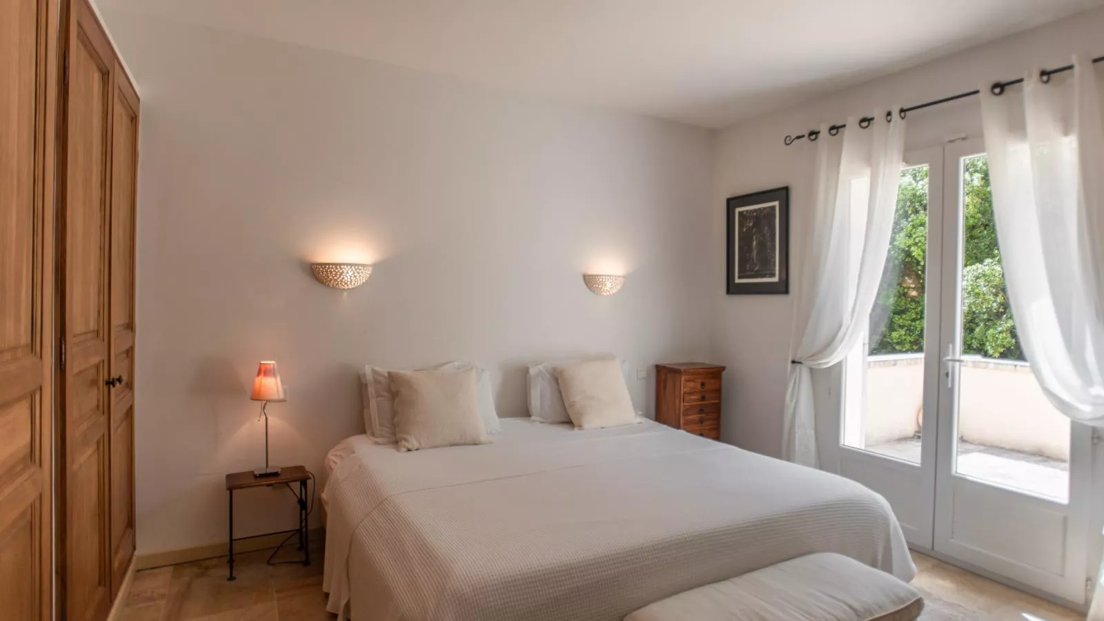 La Cadeline-Bedroom