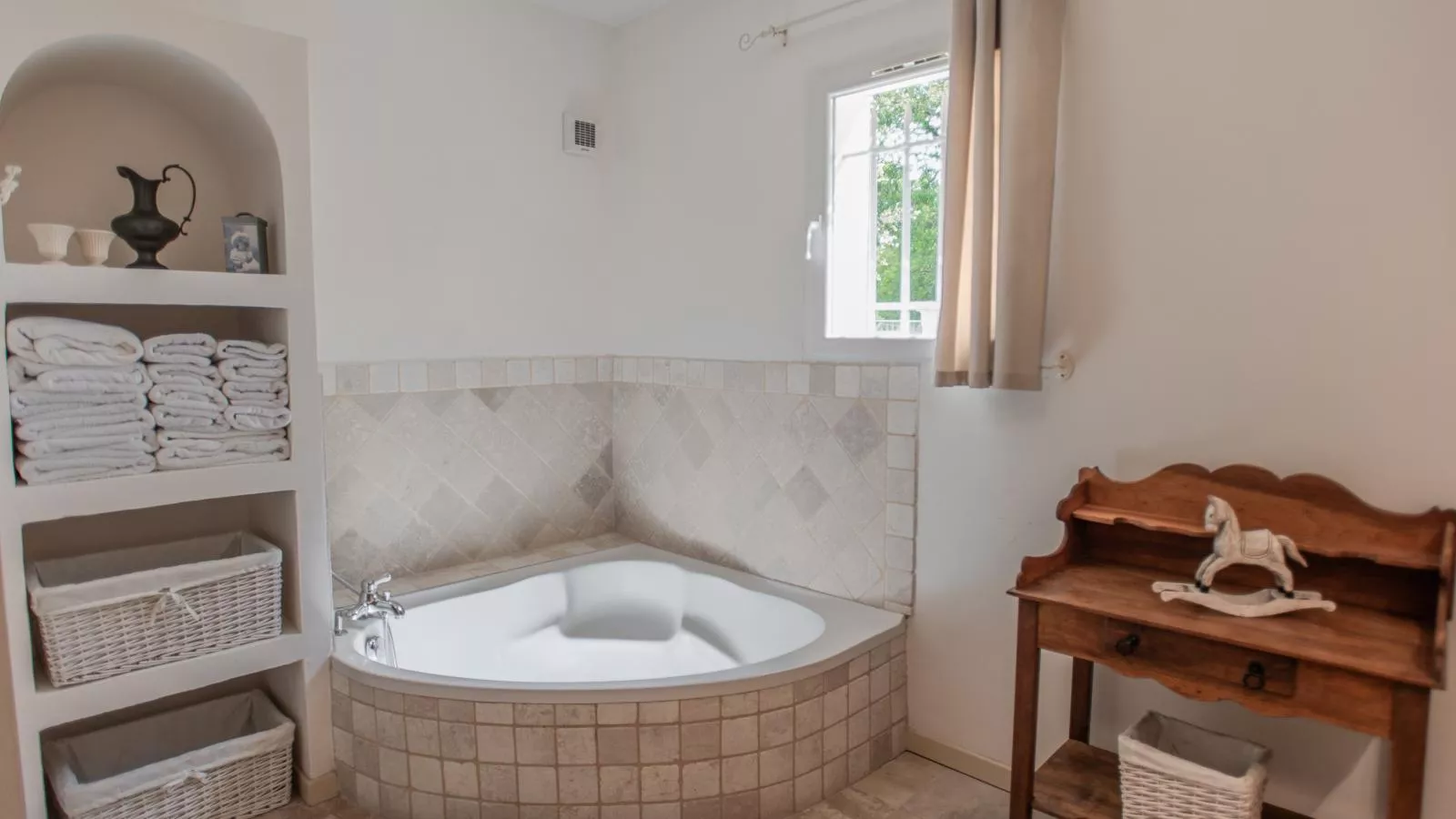 La Cadeline-Bathroom