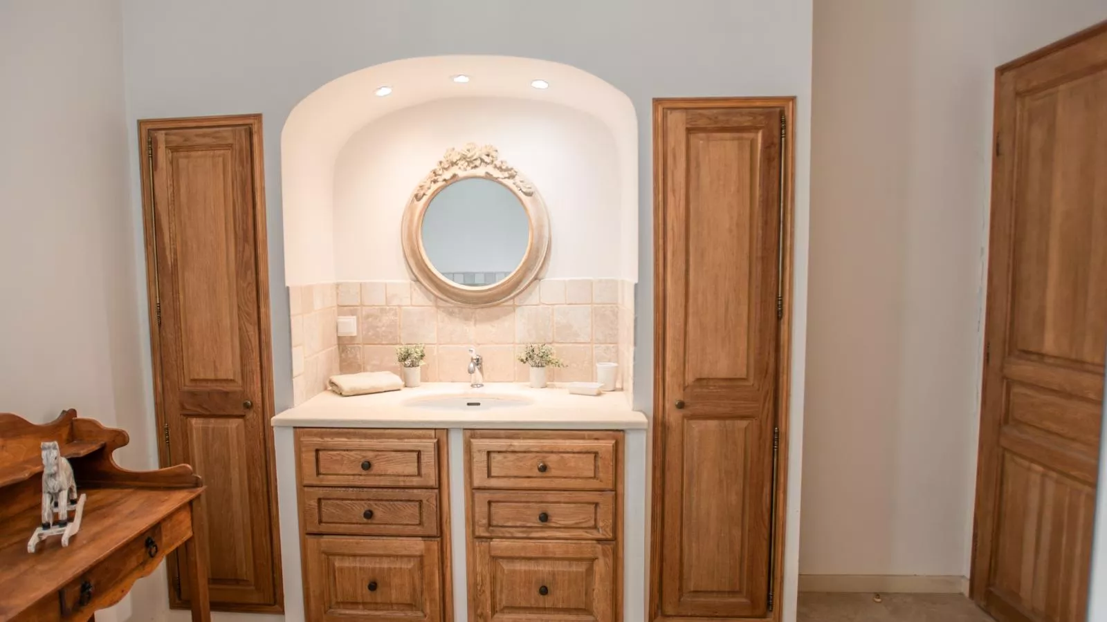 La Cadeline-Bathroom