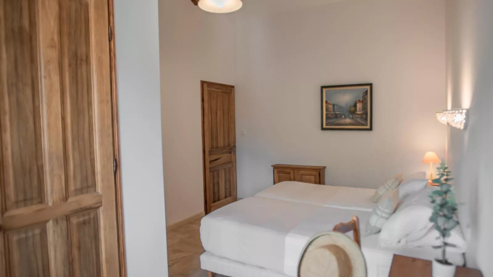 La Cadeline-Bedroom