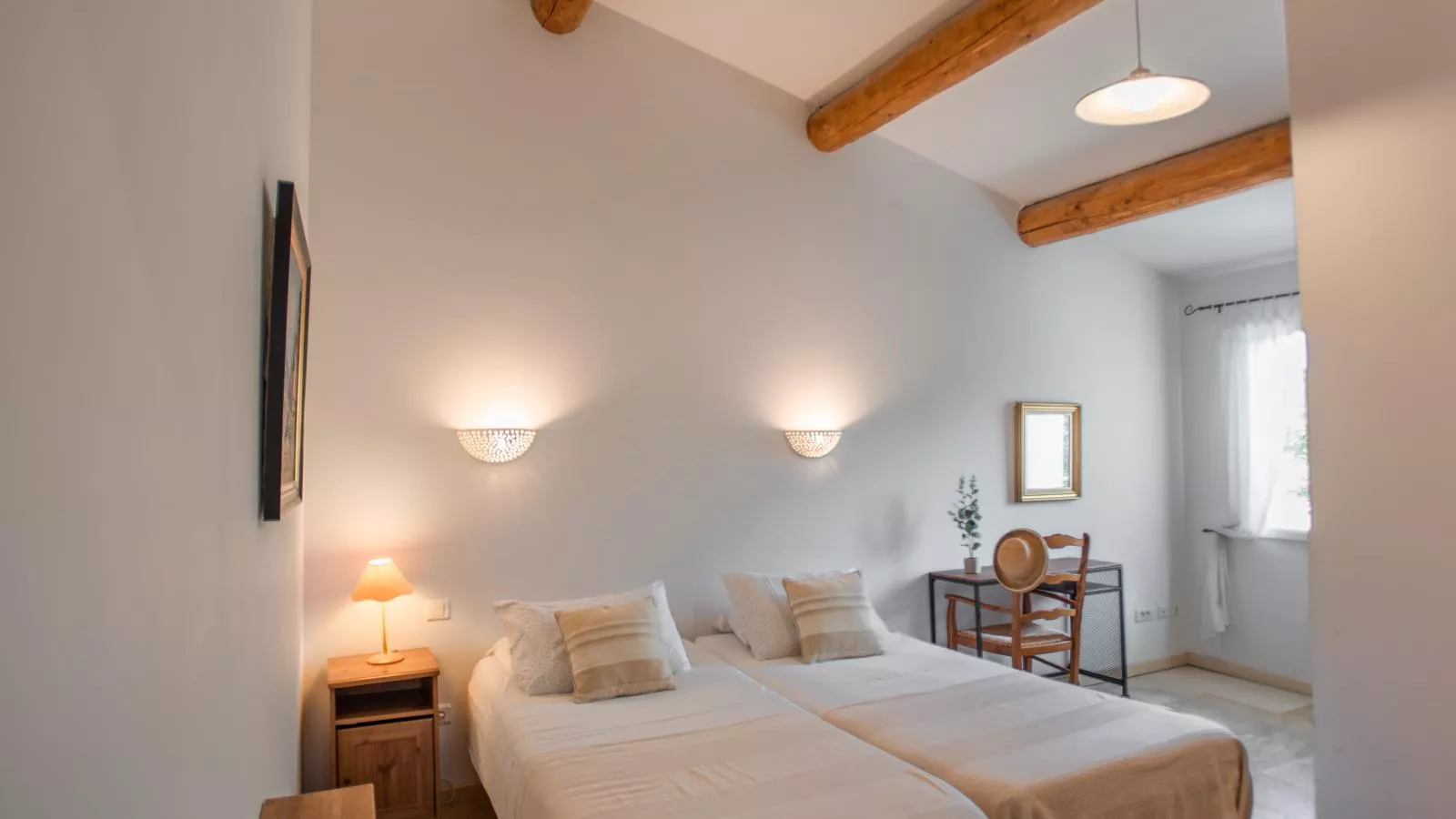La Cadeline-Bedroom