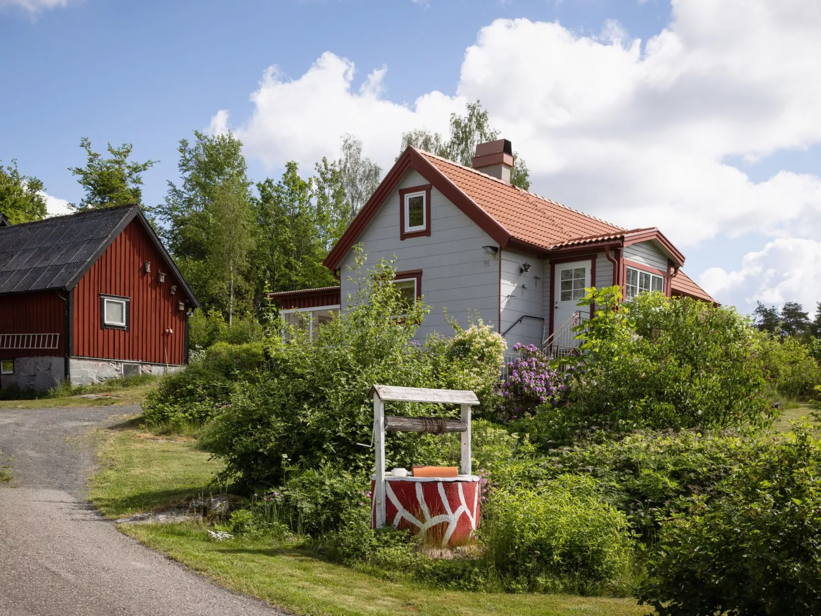 Skjutsmåla-Outside