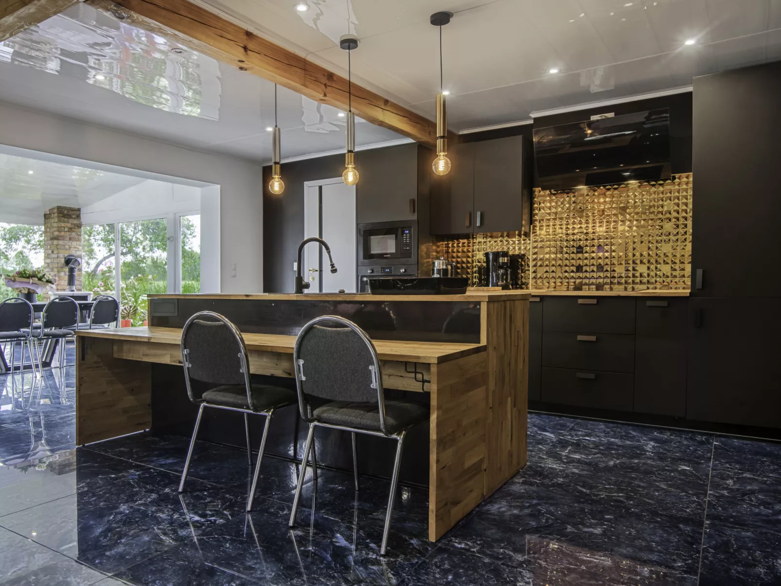 Country House Premium-Drinnen