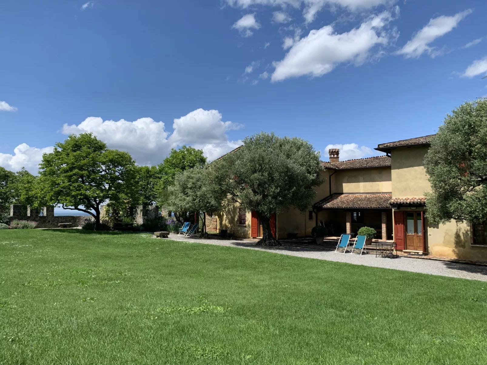 Di Magnano-Outside