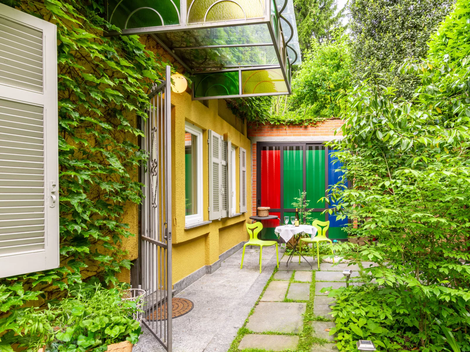 Atelier-Outside